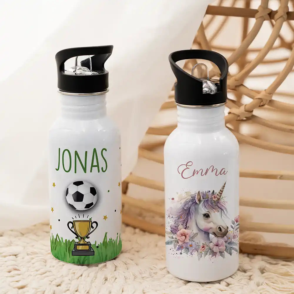 Gourde enfant 500 ml avec prénom pour l'école, motif Football et trophée — Kidsmood