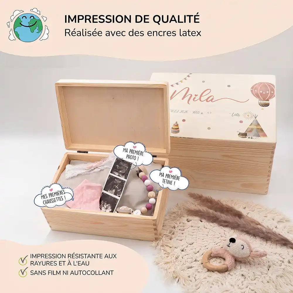 Boîte à souvenirs bébé personnalisée Lapin et montgolfière – boîte ouverte avec les premiers souvenirs de bébé