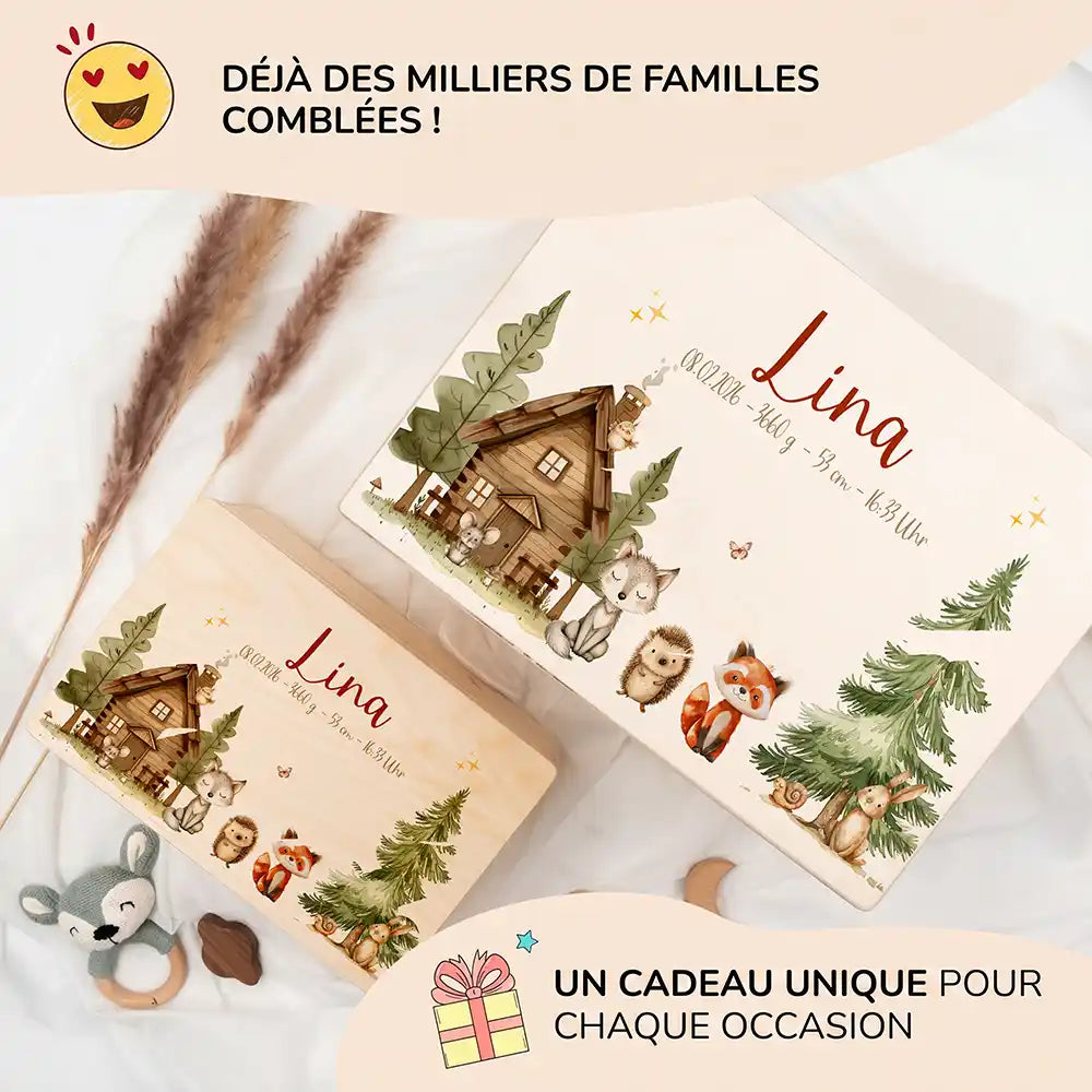 Boîte à souvenirs bébé personnalisée Cabane de la forêt – les deux grandes tailles présentées ensemble