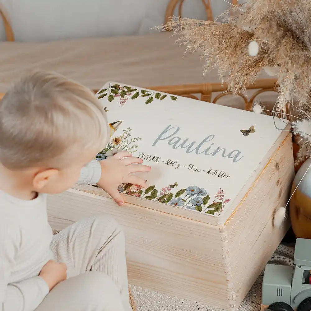 Boîte à souvenirs bébé personnalisée Bébé renard – coffret en bois dans la chambre d'enfant