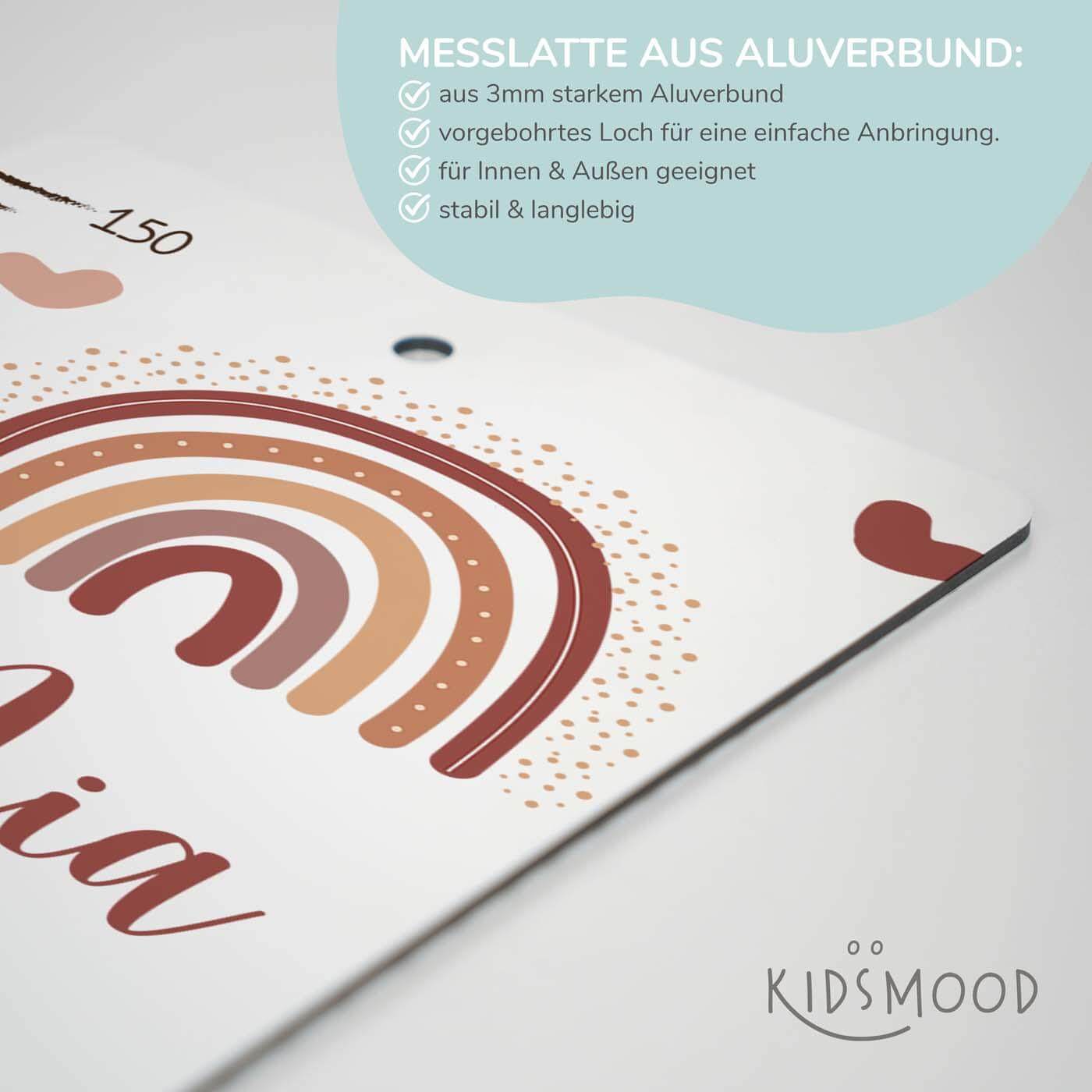 messlatte mit regenbogen und wolken in orange motiv und individuellem namen