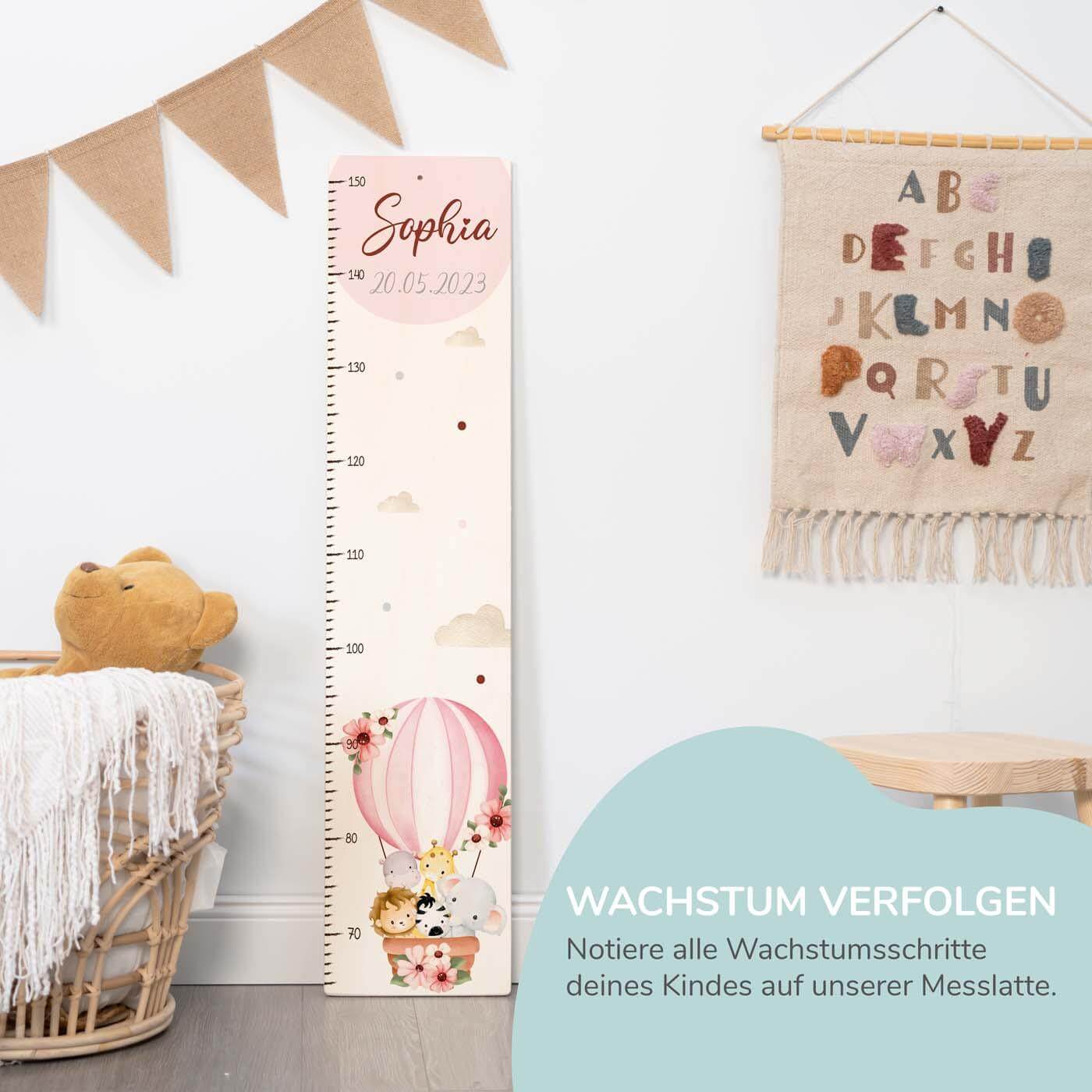 personalisiertes geschenk messlatte mit tierfreunde und ballon design