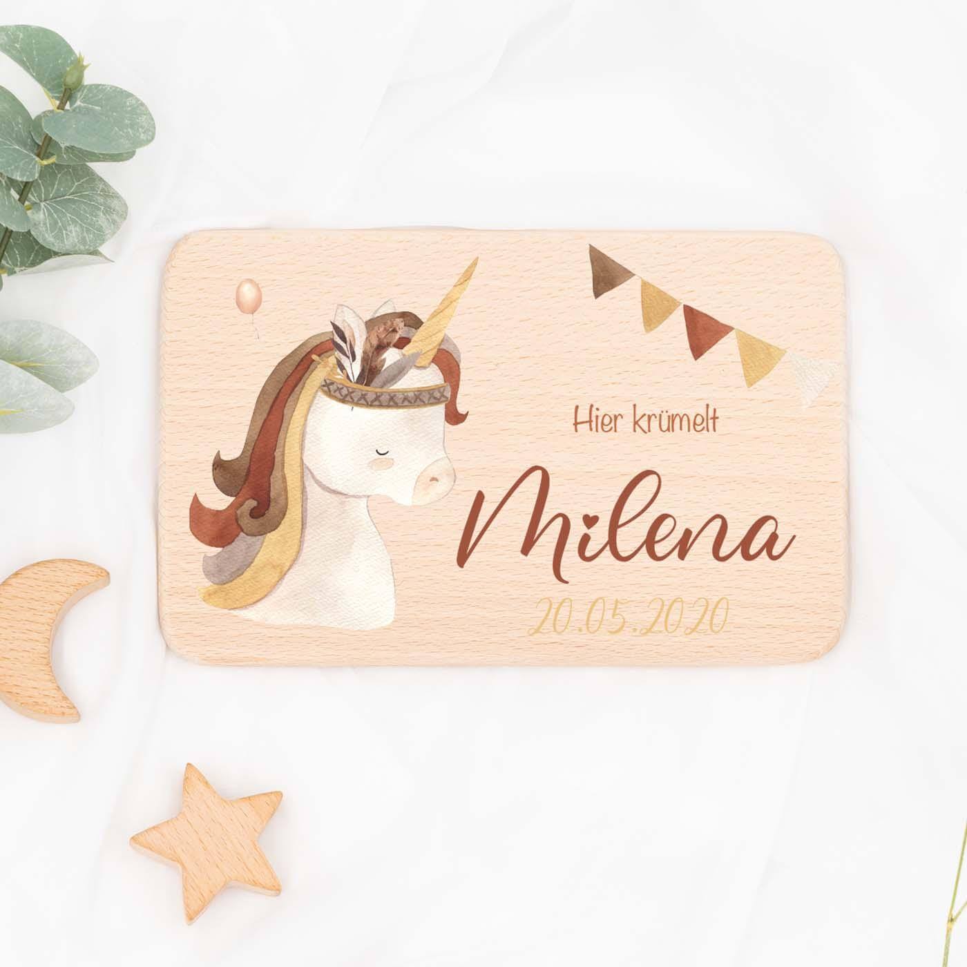 personalisiertes frühstücksbrettchen mit einhorn boho design