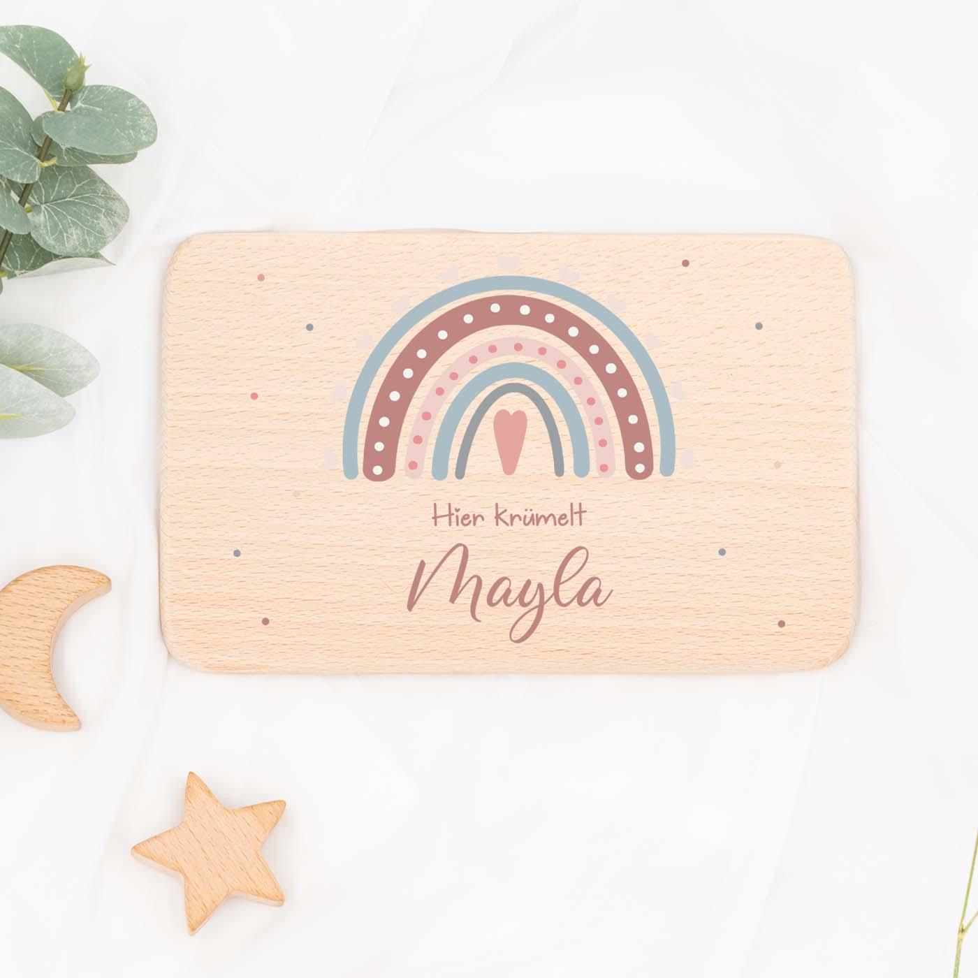 personalisiertes frühstücksbrettchen mit regenbogen design