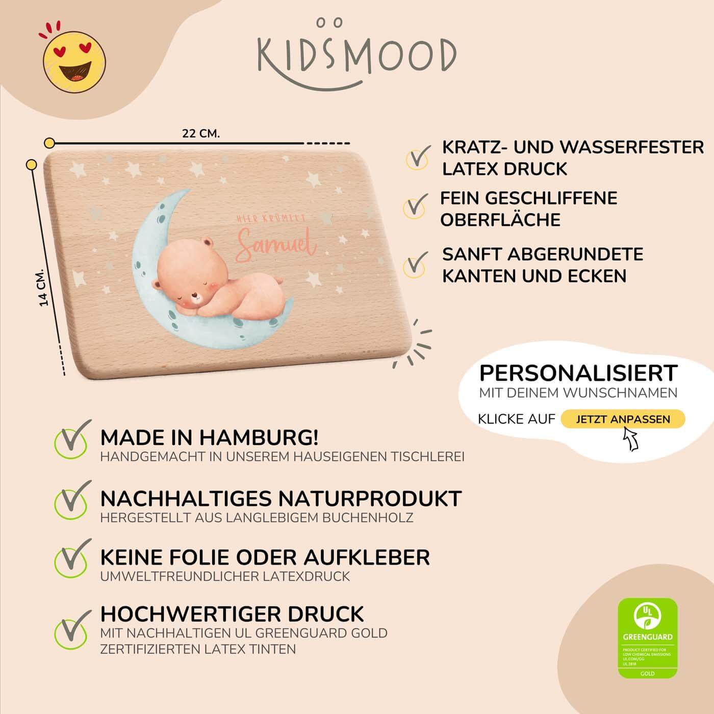 detailansicht der gravur auf dem frühstücksbrettchen mit baby bär