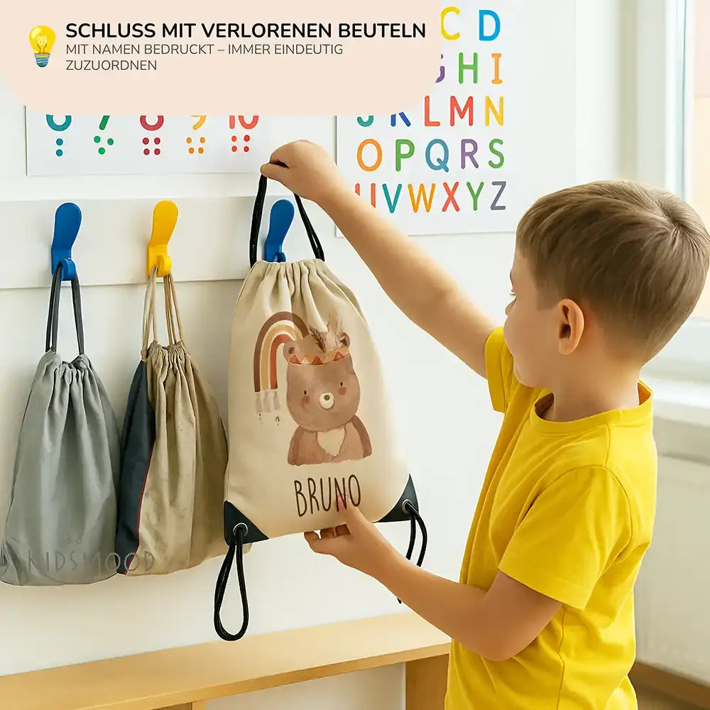 Personalisierter Turnbeutel mit Namen - Bär mit Regenbogen