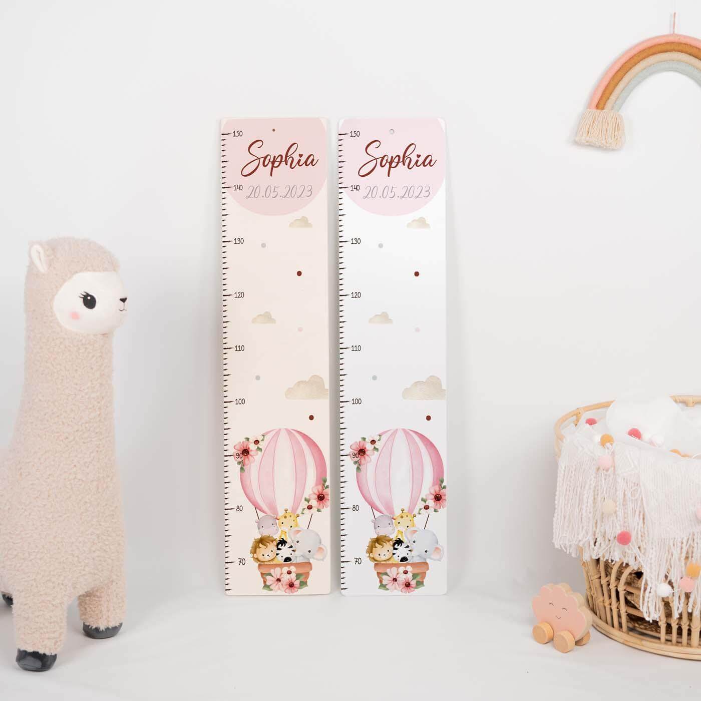 personalisierte messlatte mit tierfreunde und ballon design für kinderzimmer