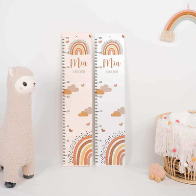 personalisierte messlatte mit regenbogen und wolken design für kinderzimmer
