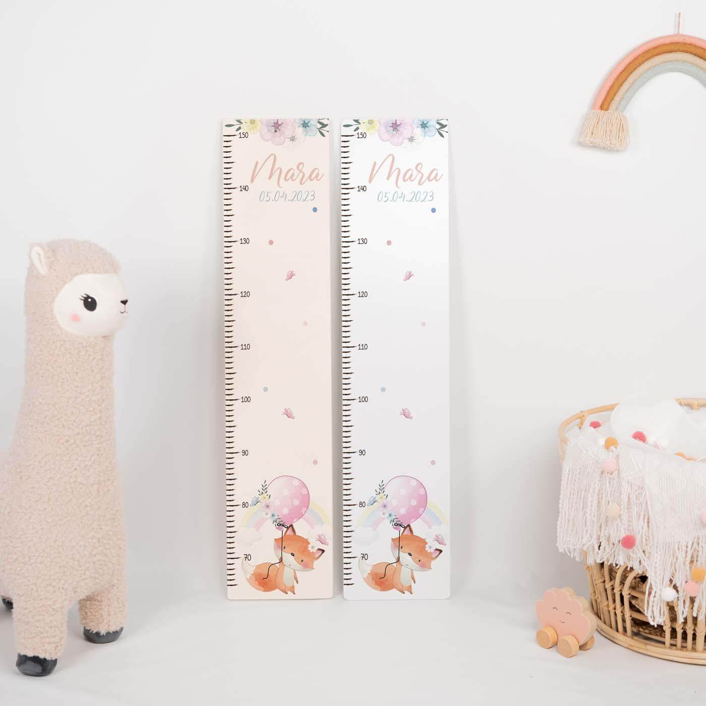 personalisierte messlatte mit fuchs und ballon design für kinderzimmer