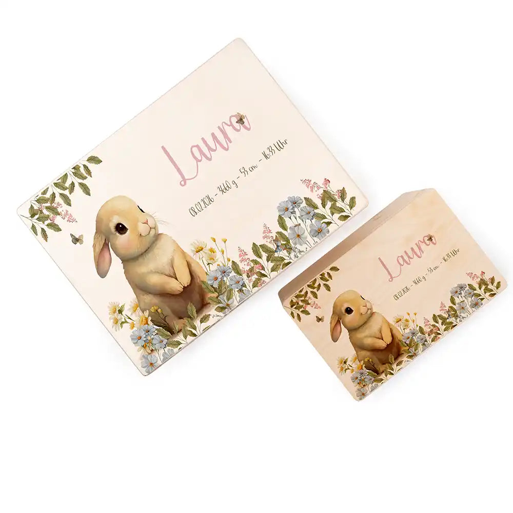 Boîte à souvenirs bébé personnalisée Petit lapin – coffret fermé sur fond blanc