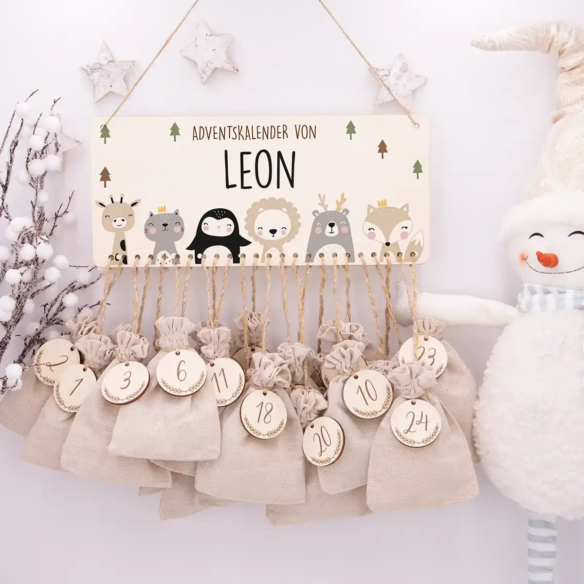 Personalisierbarer Adventskalender farbig - Winterfamilie