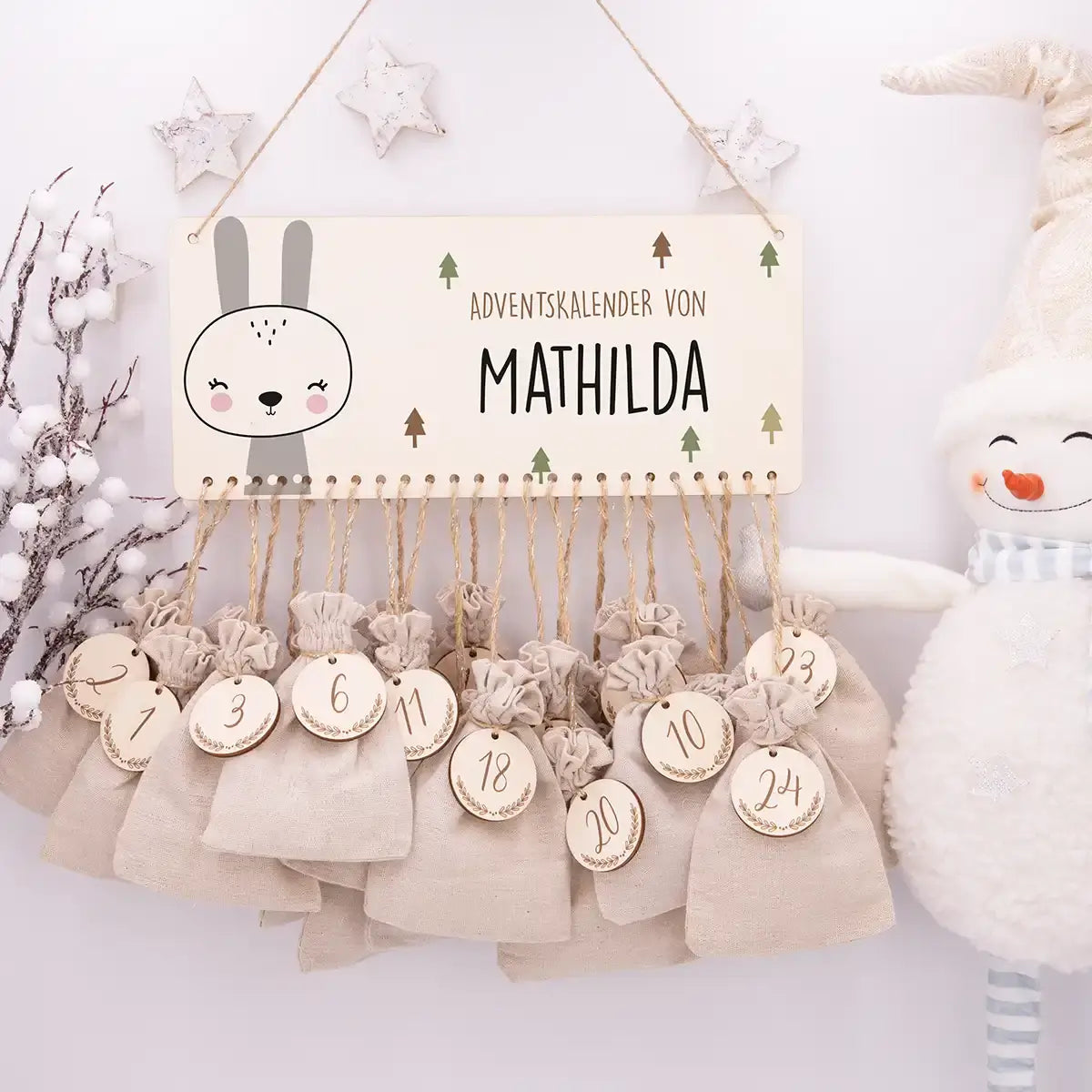Personalisierbarer Adventskalender farbig - Winterhase
