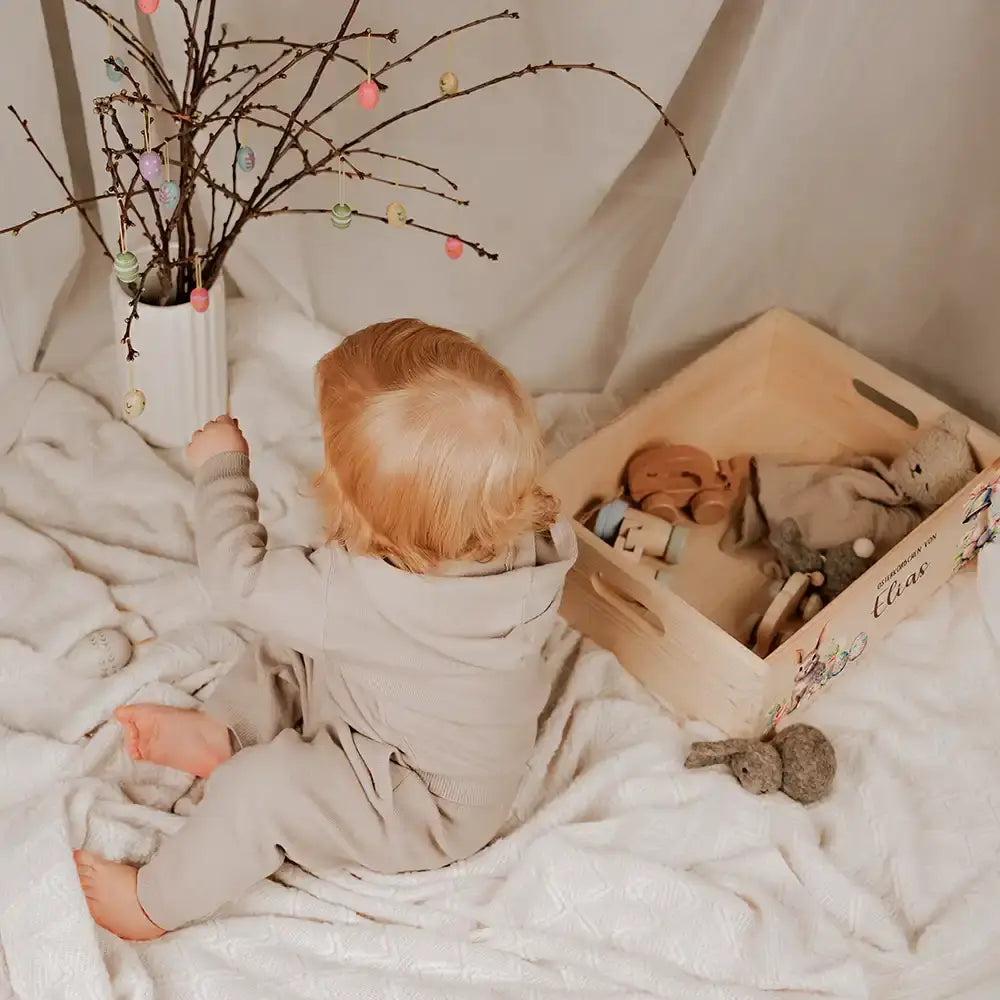 Osterkiste Holz personalisiert - Glockenklang der Osterzeit