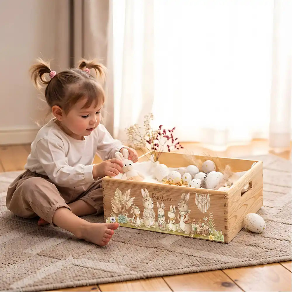 Osterkiste Holz personalisiert - glückliche Hasen