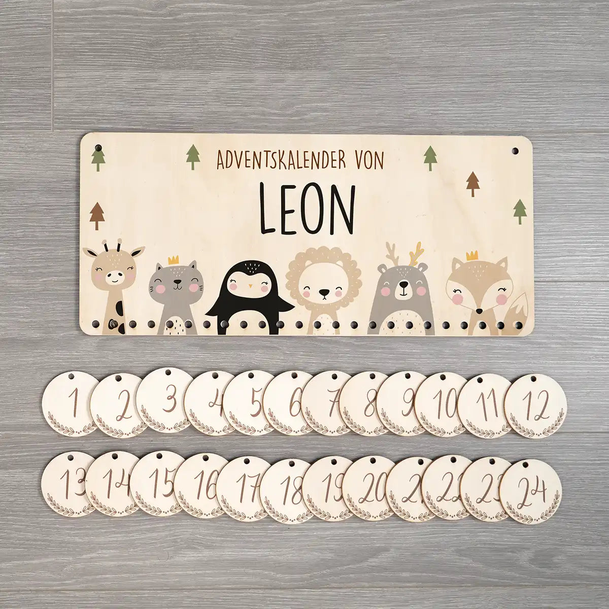 Personalisierbarer Adventskalender farbig - Winterfamilie