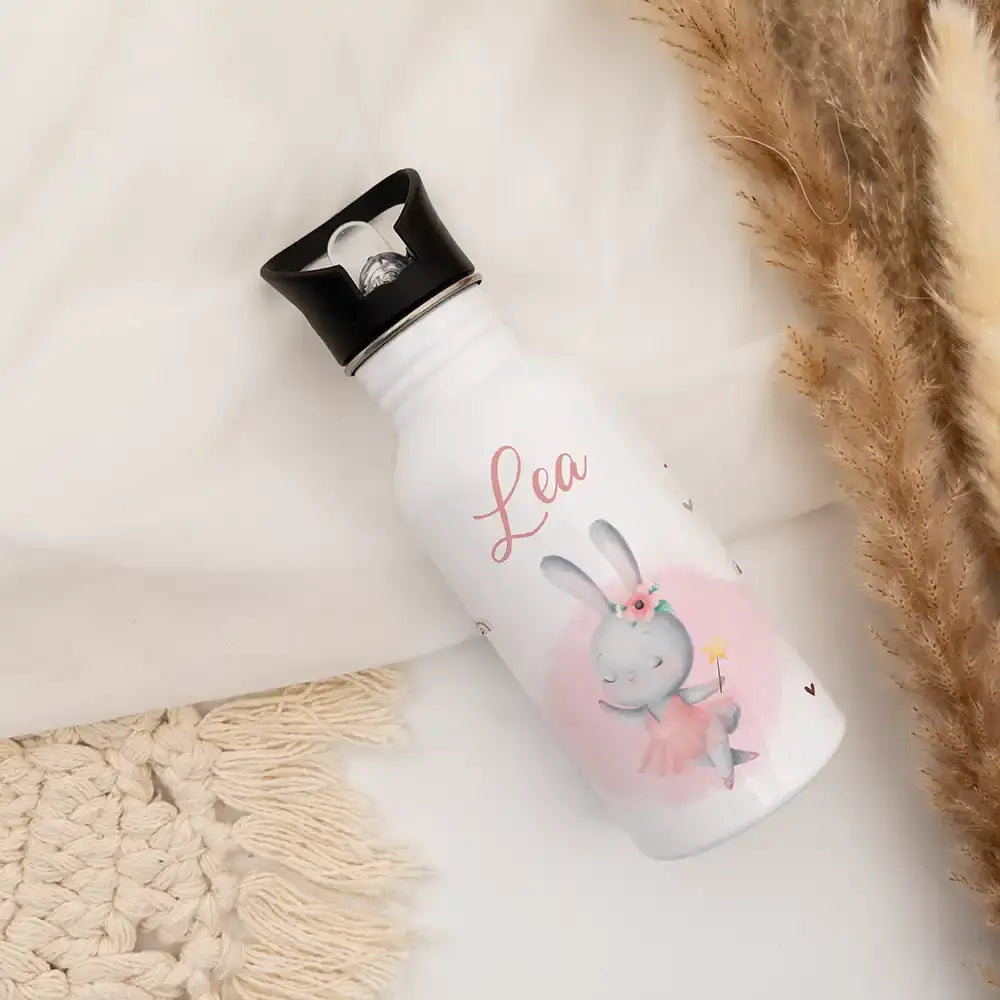 personalisierte kinder trinkflasche mit zauberhasen design
