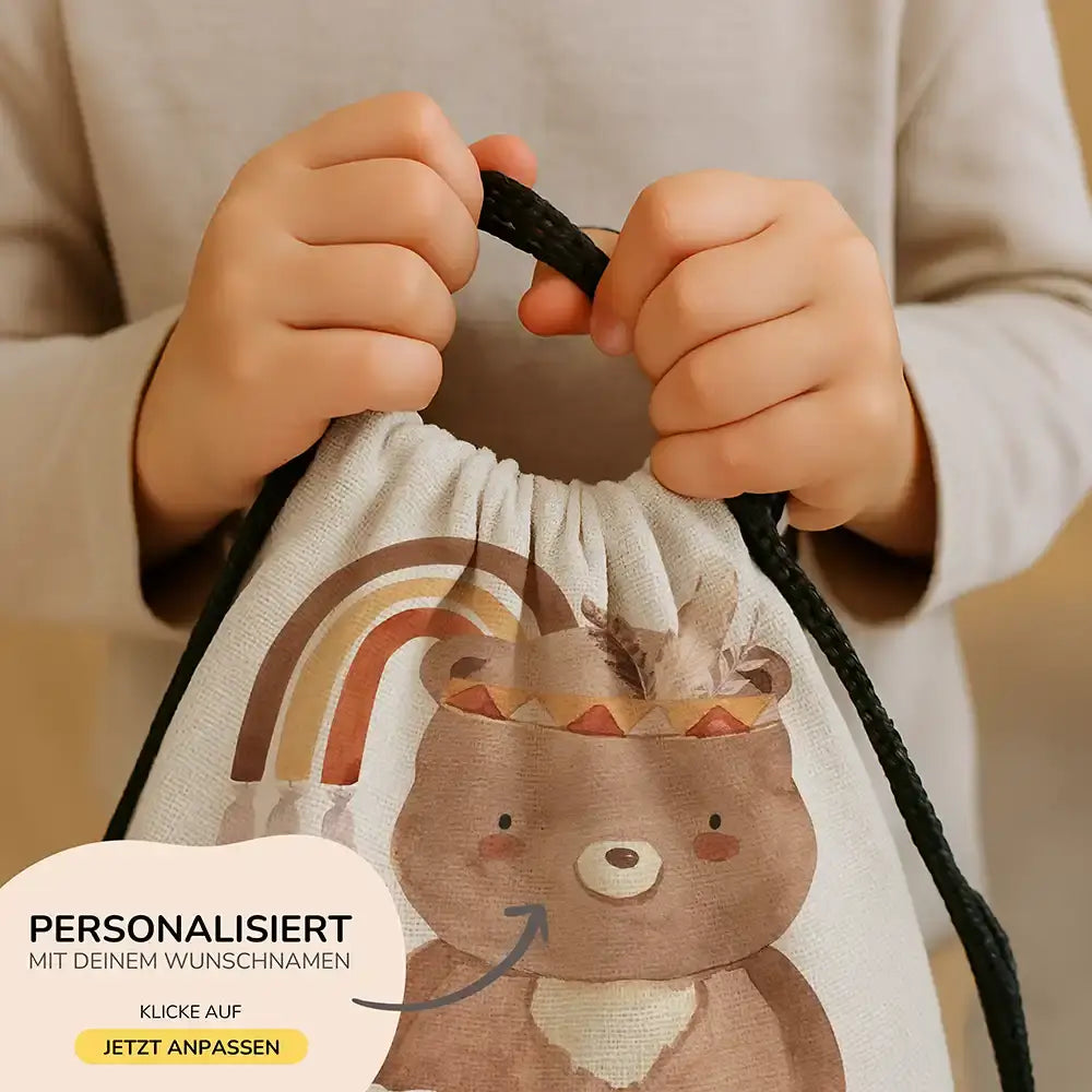 Personalisierter Turnbeutel mit Namen - Bär mit Regenbogen