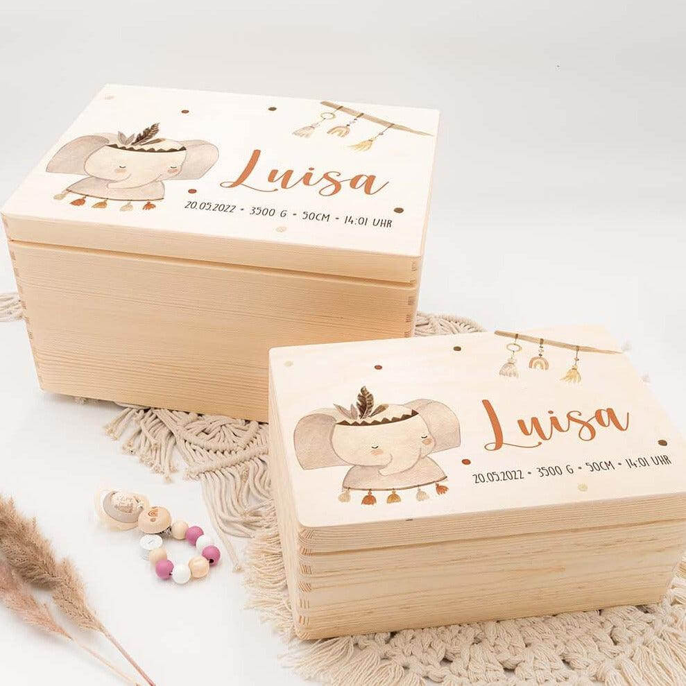 close-up of memory box with löwe boho motif