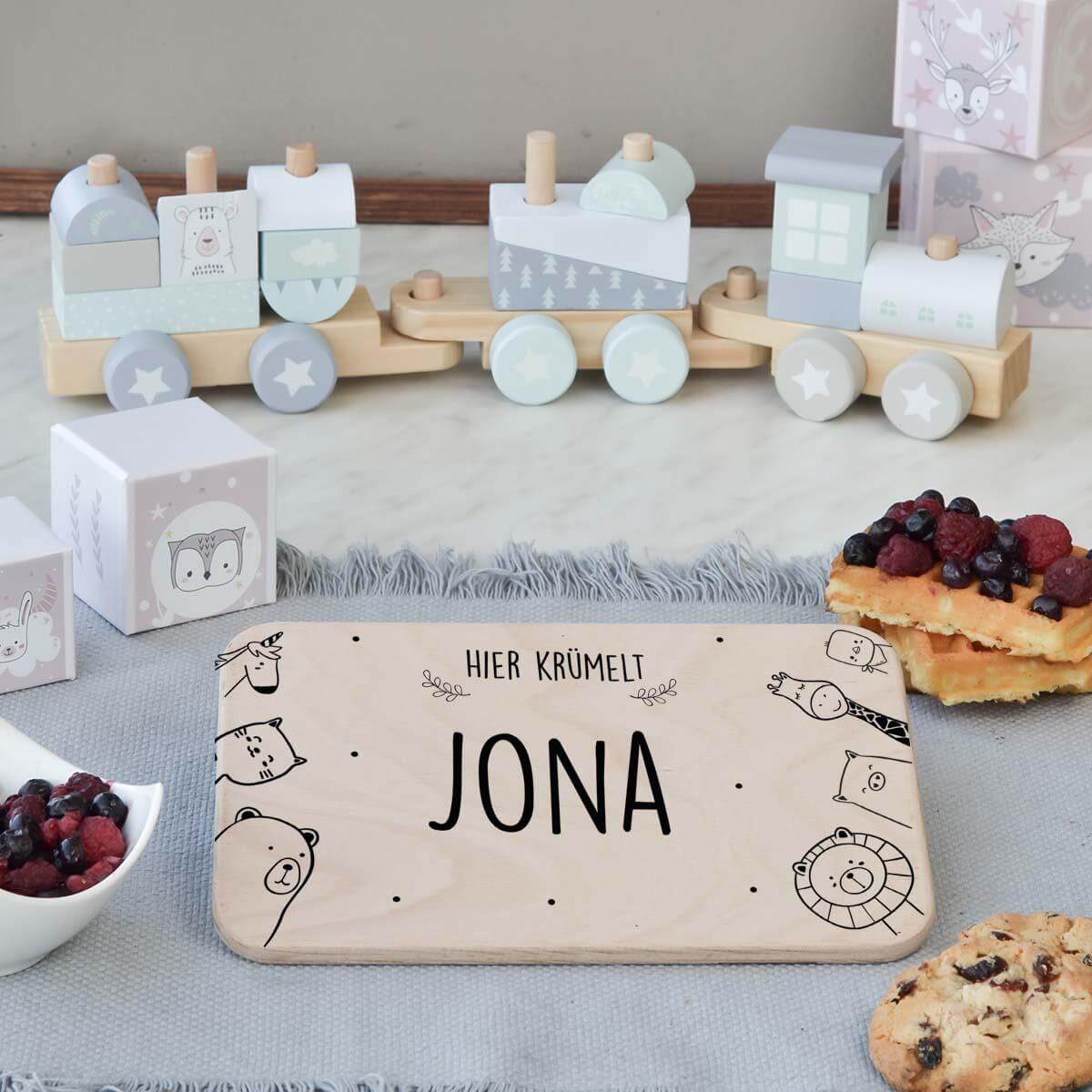 high-quality personalized tierfamilie breakfast board